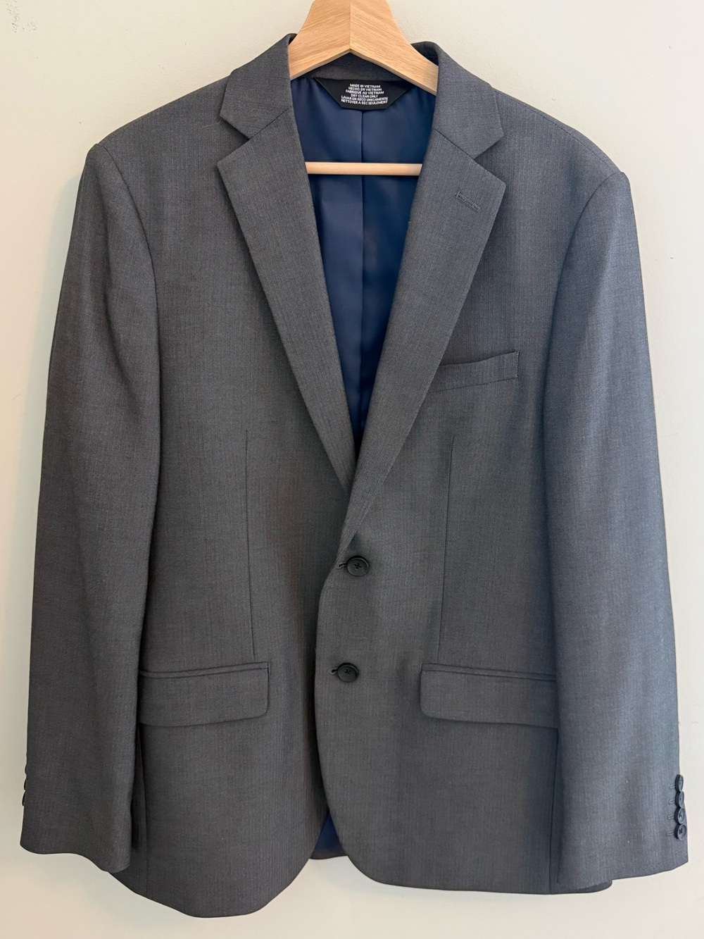Classic Men's Gray Two-Button Suit Jacket by